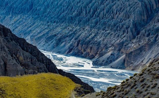 中国最美公路 一年仅开放5个月