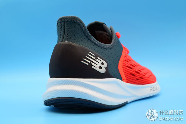 轻薄艳之夏跑鞋--New Balance FuelCore 5000跑鞋开箱