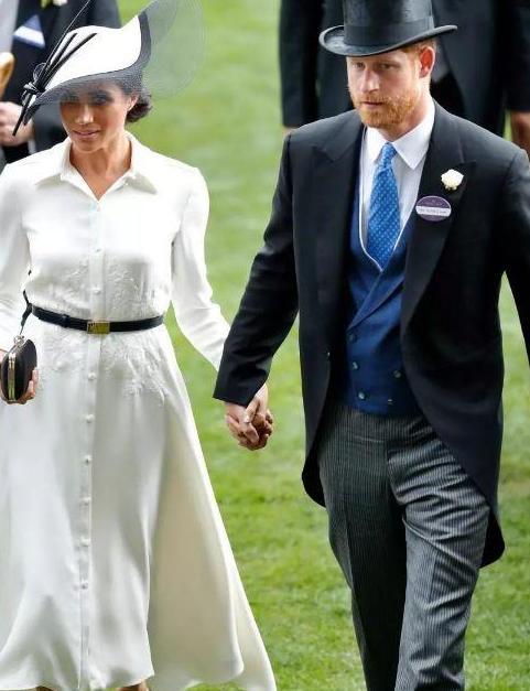 梅根衣品回归, 干练帅气美出新高度, 网友: 直接碾压凯特王妃!