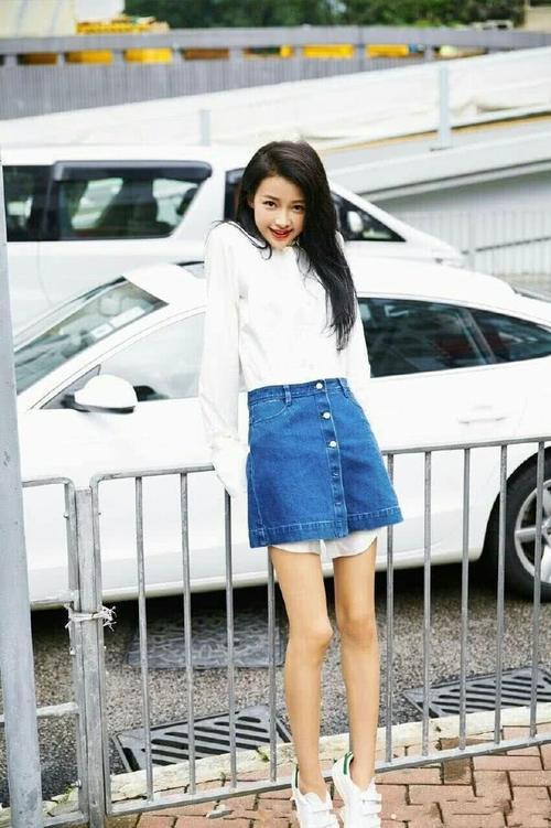 孙怡只是剪了个空气刘海，就像换了张脸，终于没人说她撞脸李沁了