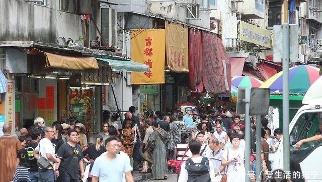 为何内地人到香港旅游，很快被认出不是本地人？听听香港人怎么说