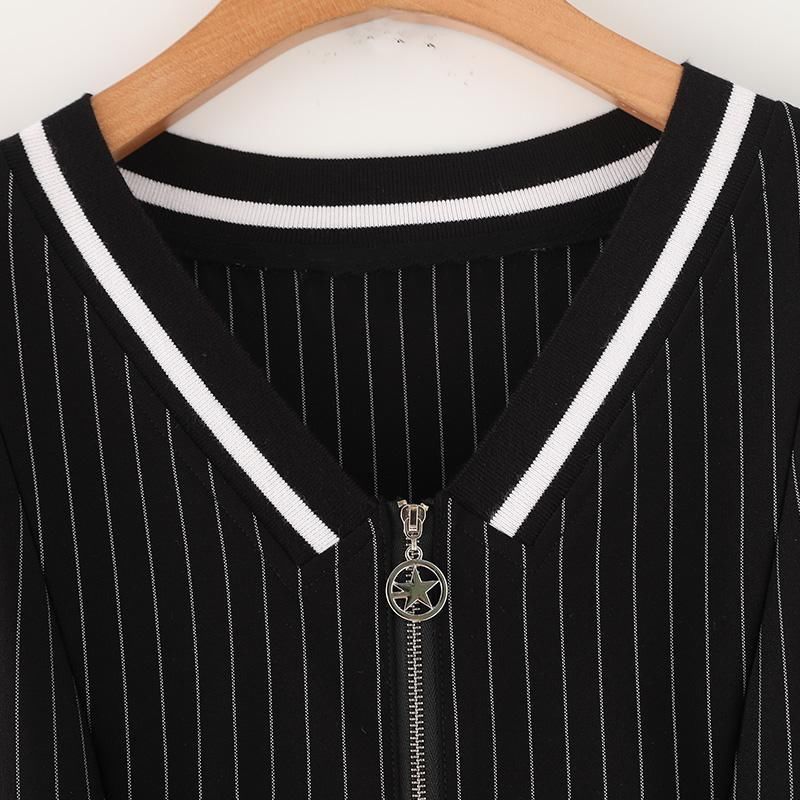 中老年人超爱穿这种“秋裙”，优雅大气，美的温暖动人