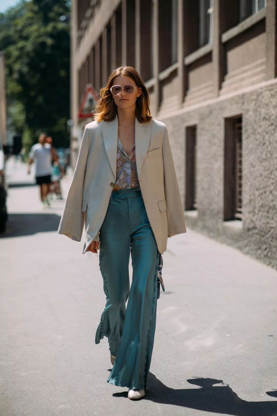 初秋穿阔腿裤，这3款绝不能碰!谁穿谁矮胖...