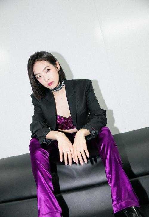 31岁宋茜厉害了！这么暴露的衣服都敢穿，网友：身材好太任性