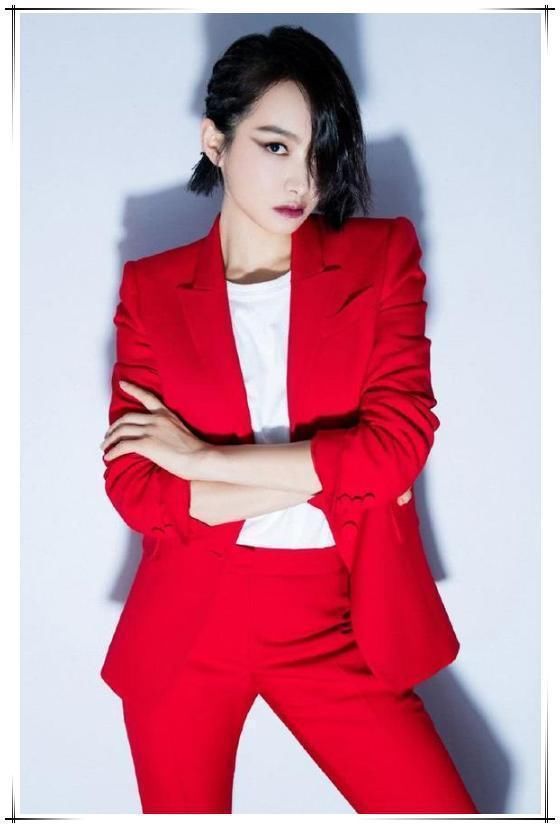 31岁宋茜撞上44岁董卿，网友:终于知道漂亮和气质的差距有多大了