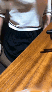  「gif」搞笑gif：看到这种骚气十足的舞蹈，我震惊了！