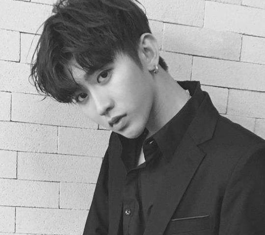 蔡徐坤粉丝辟谣：不敢要8000万，造谣抹黑用点脑子，我们不怕事