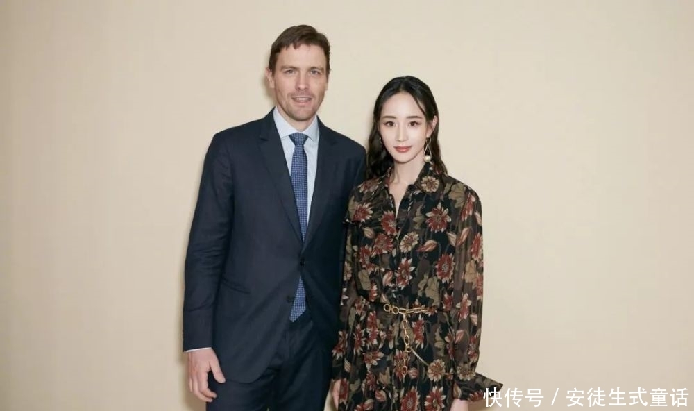 「女性来说」37岁张钧甯真能“扮嫩”!穿格纹连衣裙嫩过00后,美得惊艳