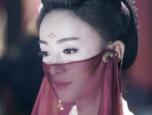 『流量』这部剧开光了吧，杀青4年没播出，主演们却已经从新人熬成了当红流量！