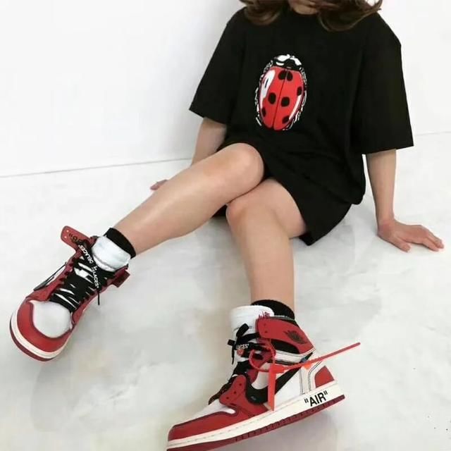  『联名』狠毒选货丨四百块的联名球鞋，不入手吗