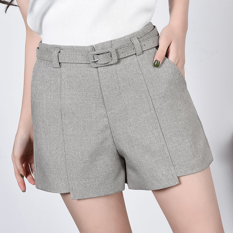 夏天怕热又不爱穿裙子?那就来试试最新款的阔腿短裤，清凉又舒适