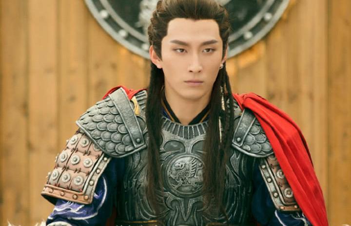 楚乔传,窦骁的5套衣服,图2显老气,图4迷倒李沁