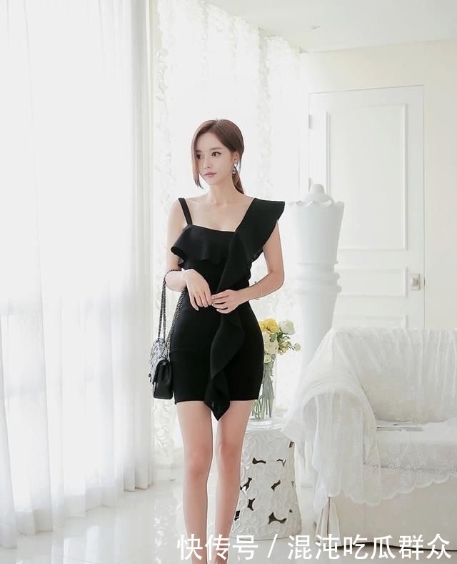  迷人：街拍：身材曼妙的紧身裙美女，好看养眼又迷人