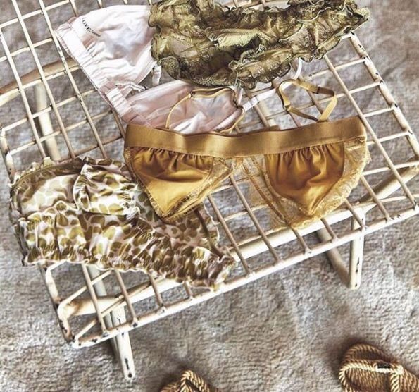 男朋友，我的这件小内衣你喜欢么？