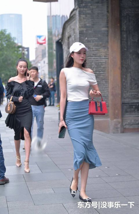 『 上身』婉约又显别致!,街拍:时尚的裙子