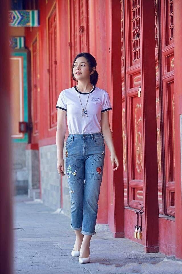 35岁陈妍希体重暴涨，粉色裙子快撑破了!还是少吃点吧!