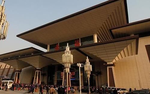  「容纳」中国最牛的三座火车站！一站能容纳2.5万人，有没有你去