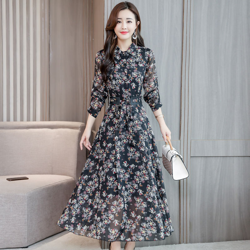 足足一天没眠，终于等到这“印花秋”裙，适合60后穿，超美腻