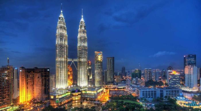 去马来西亚旅游,酒店屋顶有“神秘”的箭头,导游:最好别管