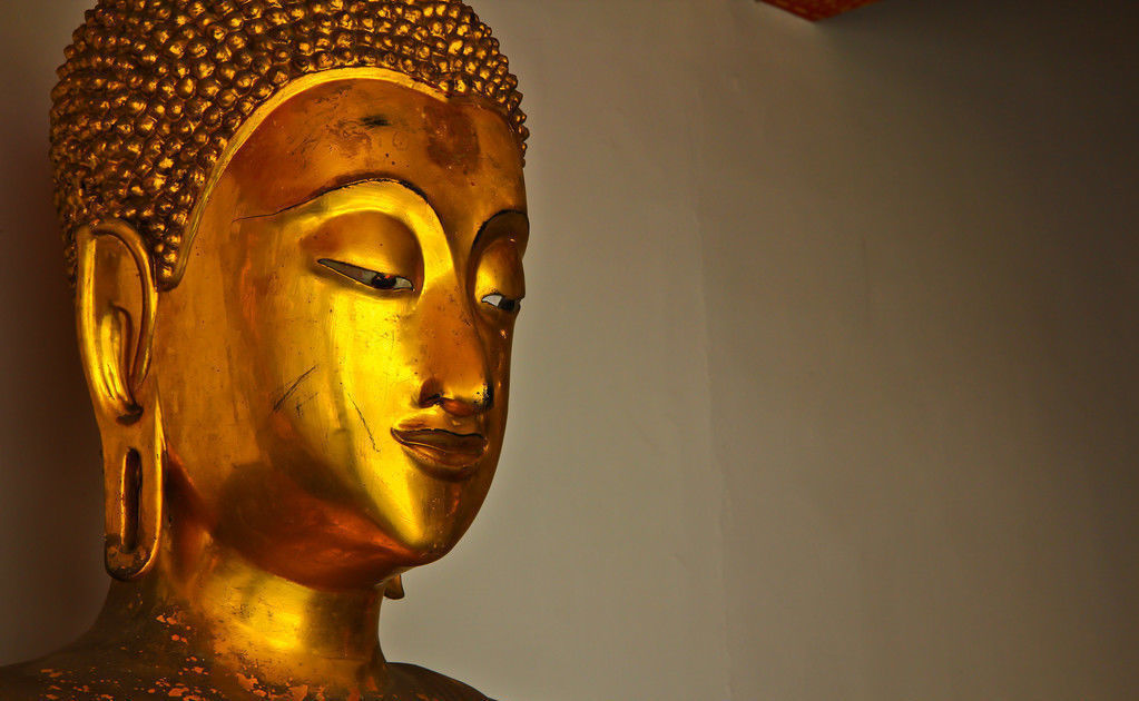 诸佛赐福寿有缘人，见者拜者许愿，心想事成，万事如意