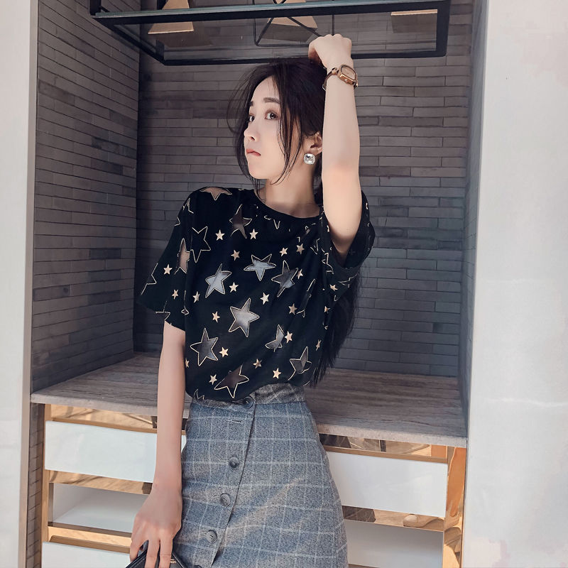 今年秋天流行穿牛仔裤?如今社会女人都学下面穿，时髦巨实惠