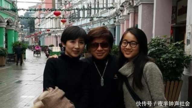 【如今】71岁梁小龙容颜苍老,妻子却年轻漂亮,女儿如今比父亲还牛