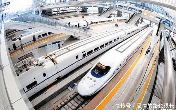  「中国」高铁前方出现大石头怎么办？看完不由赞叹中国高铁技术