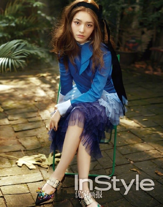 林允:美腿夹得真紧