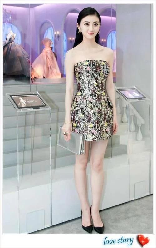 景甜终于开窍了!这一身又欲又美!网友:张继科坐不住了!