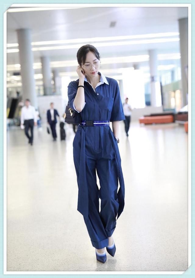 当171沈梦辰和170韩雪同穿工装连体裤，网友:谁谎报身高一目了然