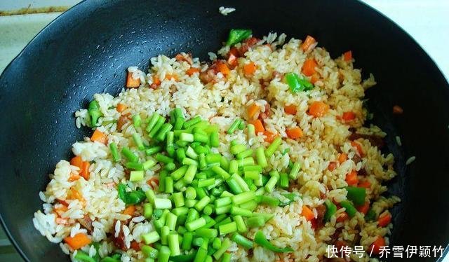 荤素■这碗炒饭学会了,再也不怕剩米饭,荤素搭配做便当真好