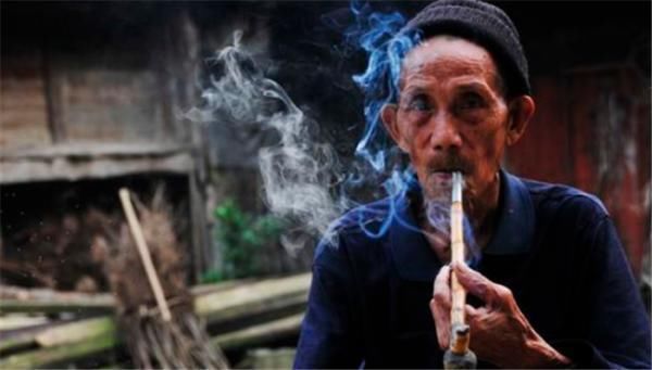  房子|农村怪象：80、90后的农民工，纷纷回乡盖房，难道是为了留