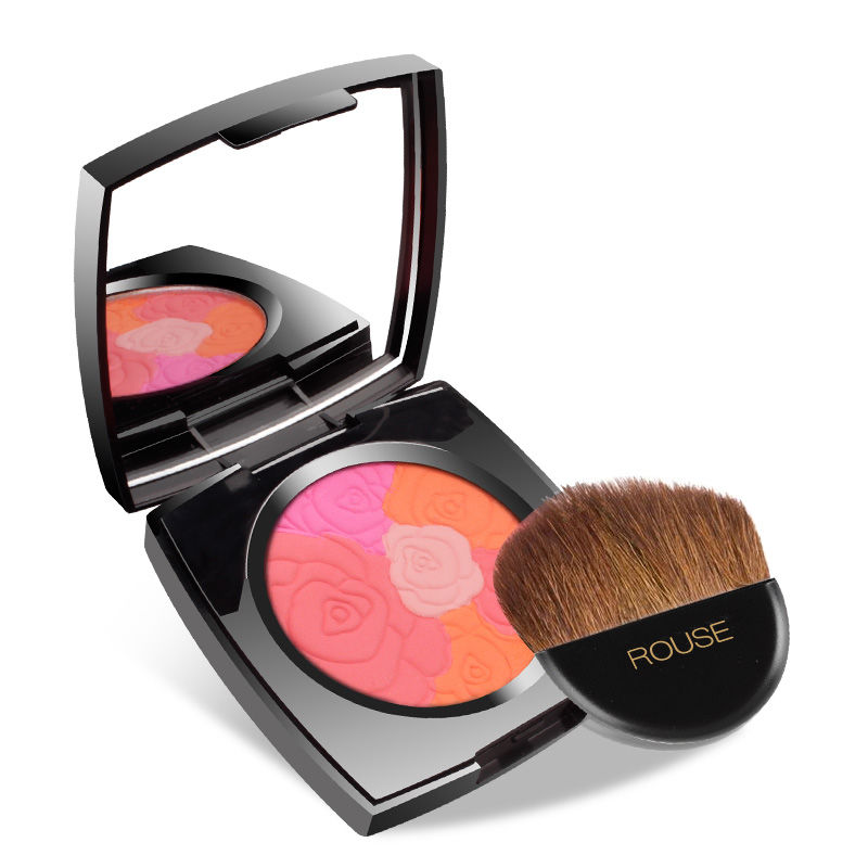 女人出门这样化妆，年轻十岁没问题，一整天不脱妆不卡粉