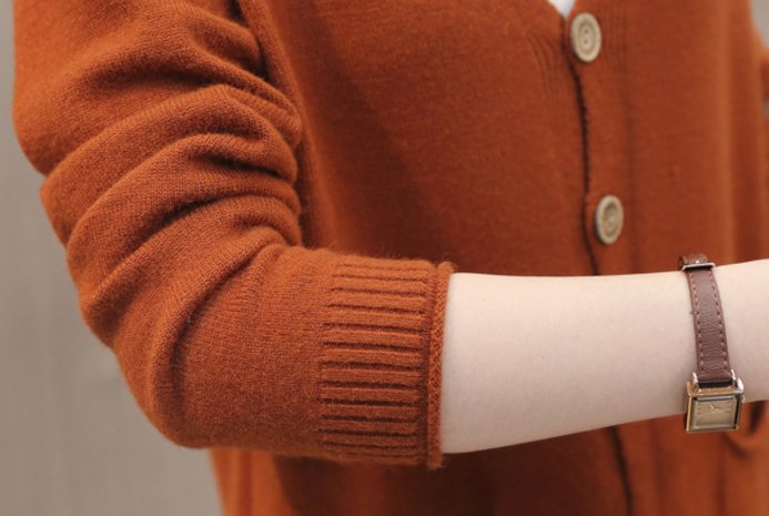 别再穿紧身裤了，太土!有一种糖果色开衫，上身爸妈都说清新减龄