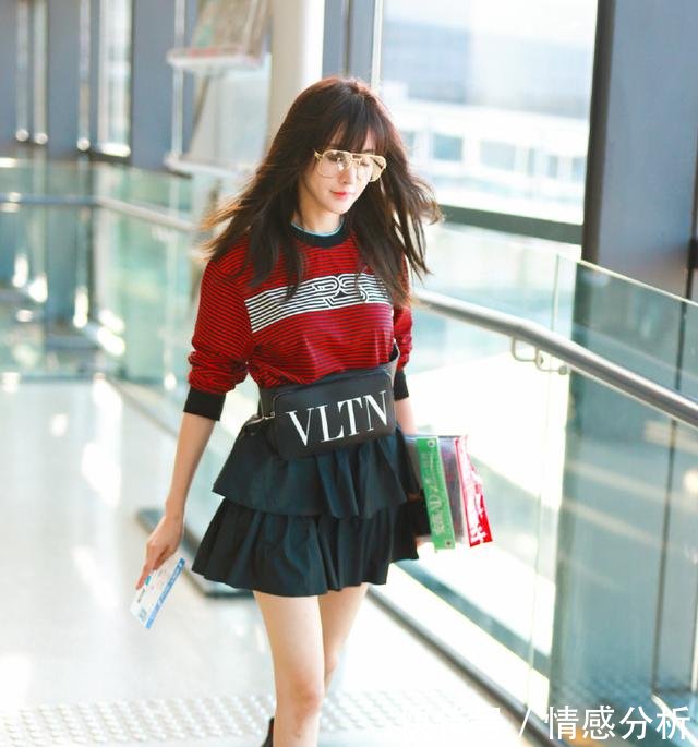 张天爱真会装，28岁居然穿8岁小姑娘的裙子，网友简直像换个人