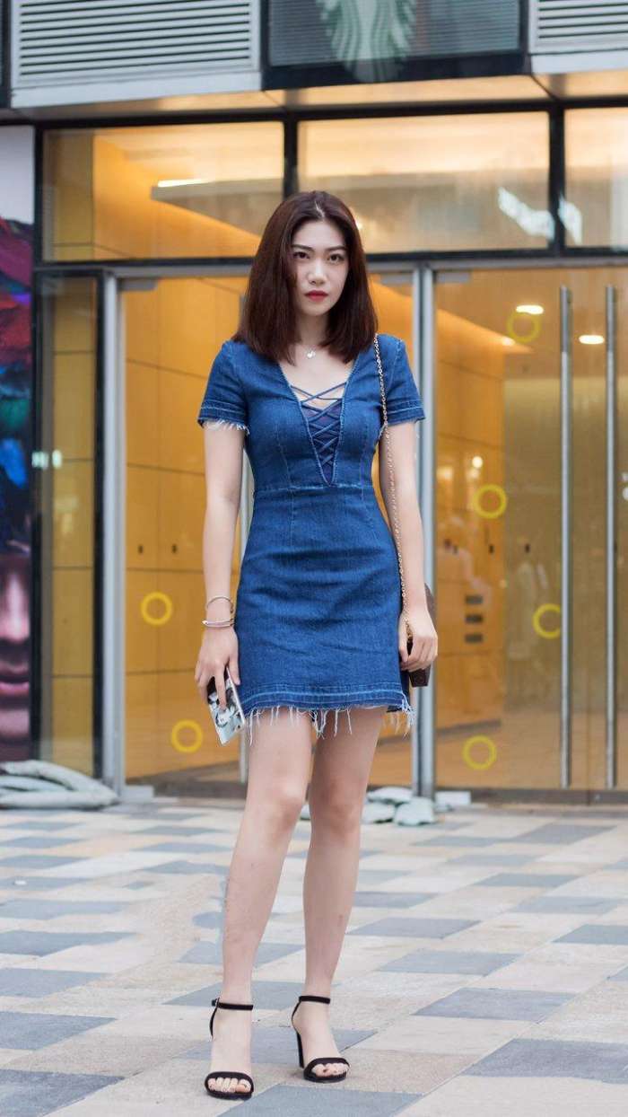 风韵时尚的女生最有魅力, 姣好身材, 充满浓浓的女人味