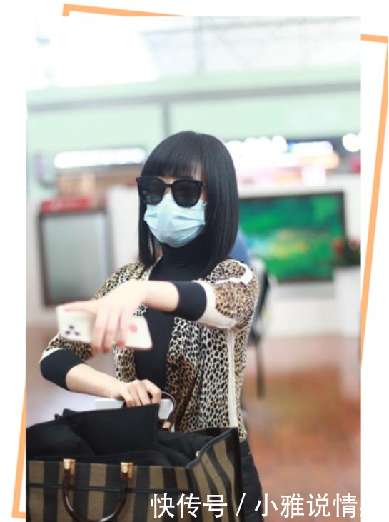  「搭配任何」“大敞领”没市场了，今年“高口领”正流行，春天穿着挺舒适