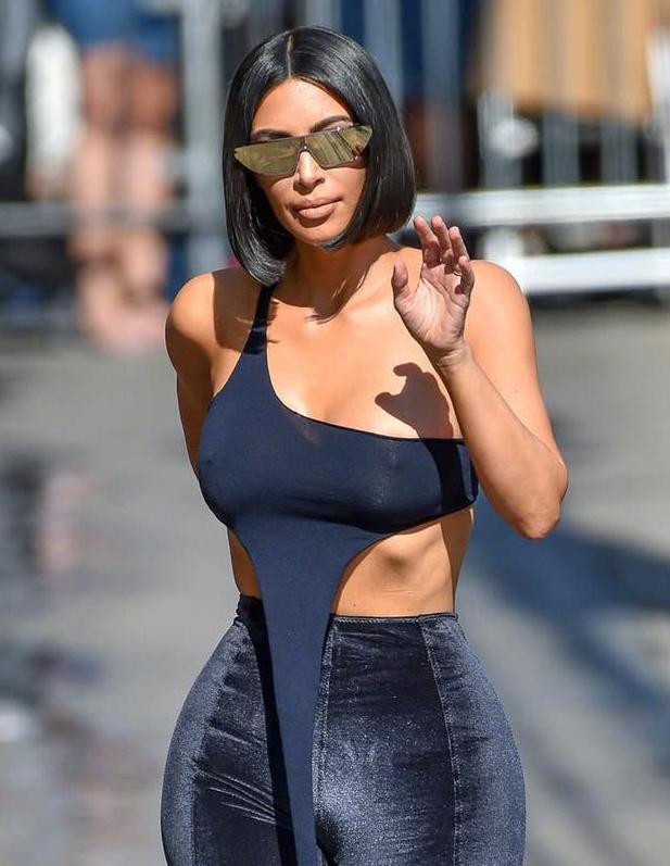 金卡戴珊公布体重，居然只有107斤，新街拍出炉后网友直呼不信