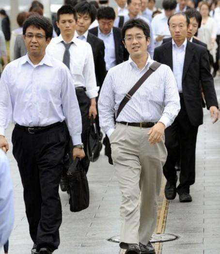 冬天不怕冷的日本女人和夏天不怕热的日本男人