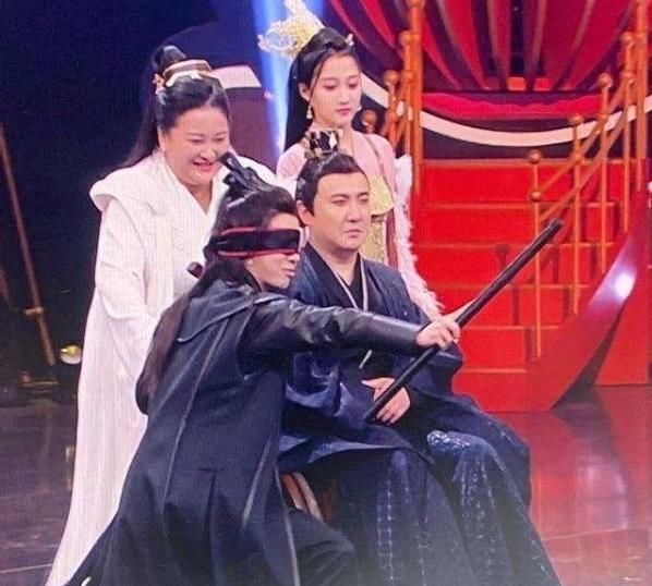 「重聚」《庆余年》剧组在《王牌对王牌》重聚,沈腾又对“陈萍萍”下手了