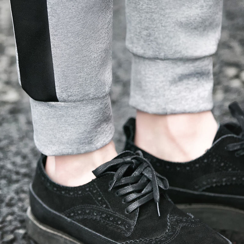 香 港出差!细看小伙子一个比一个精神，原来他们都不穿牛仔裤的