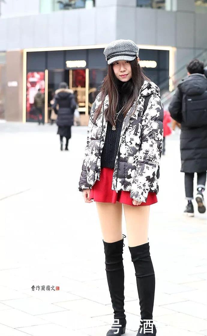 『表达自己』街拍:把高筒靴穿出高级感的美女