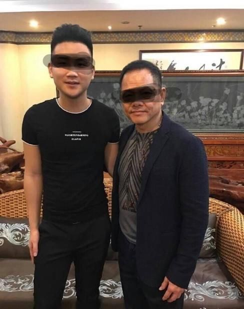 为成网红，编“龙哥终结者”哥哥受捐消息，微博永久禁言，拘留10