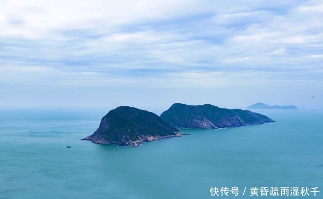 是好是坏?卫星发现海面冒出一块陆地,附近岛屿离奇消失