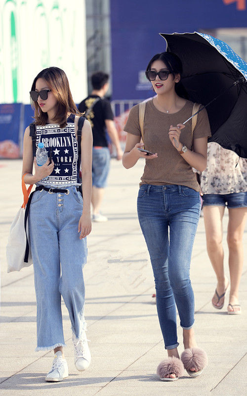 重庆街拍:旗袍连衣裙中长款，长袖格子棉麻民国风，复古版改良