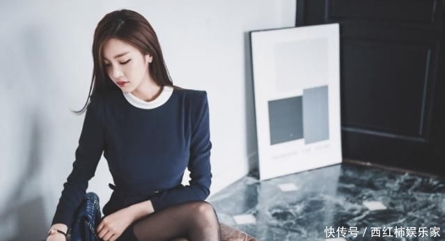 『气质』虽然是深色系搭配, 但是却有一种清新气质的连衣裙风格