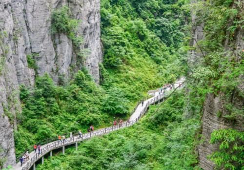 湖北原始美景，风光雄伟秀丽，被称为“地球上最美丽的伤痕”