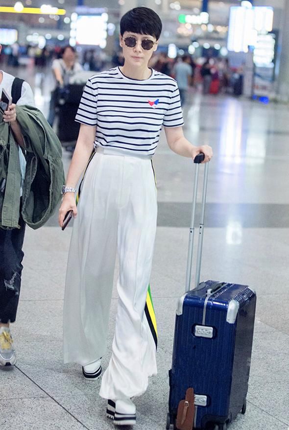 夏日想要清爽出行，pick条纹T恤+阔腿裤，尽显年轻活力！