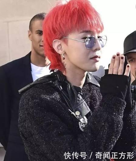 一般人都驾驭不了的发型，网友惊叹到：没想到他会这么好看！