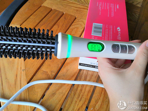 王鸥推荐的百元卷发棒，到底值不值得购买?奥卡丽斯 卷发棒开箱